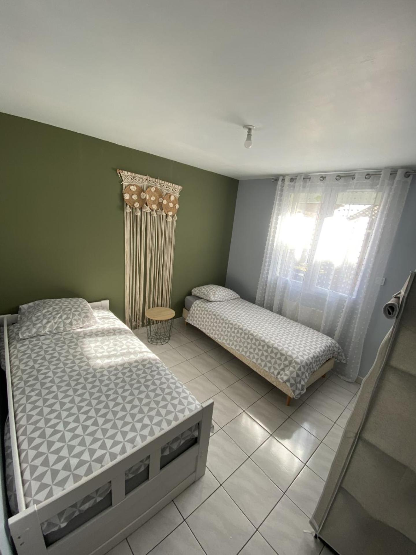 Appartement Tout Equipe 2 Chambres + Jardin 赛 外观 照片